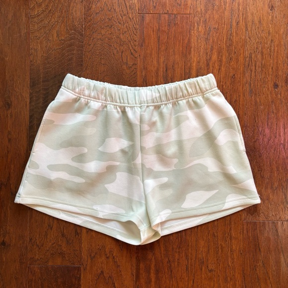 Vintage Havana Spring Camo Printed Cloud Fleece Shorts | Size M - Picture 9 of 10